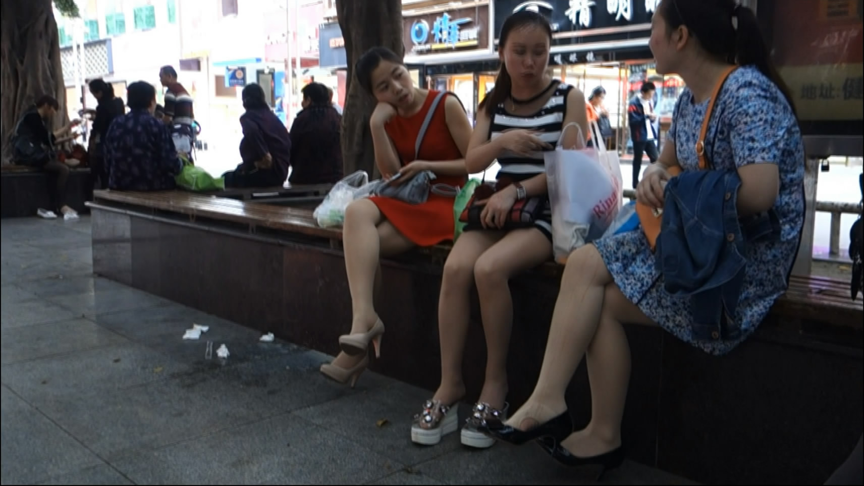 streetsnapnylon[00 01 06][20181204 232838 7]